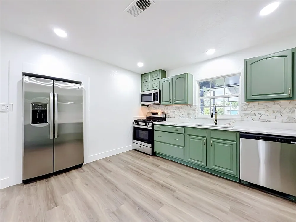 637 PASADENA AVENUE Longwood, FL 32750
