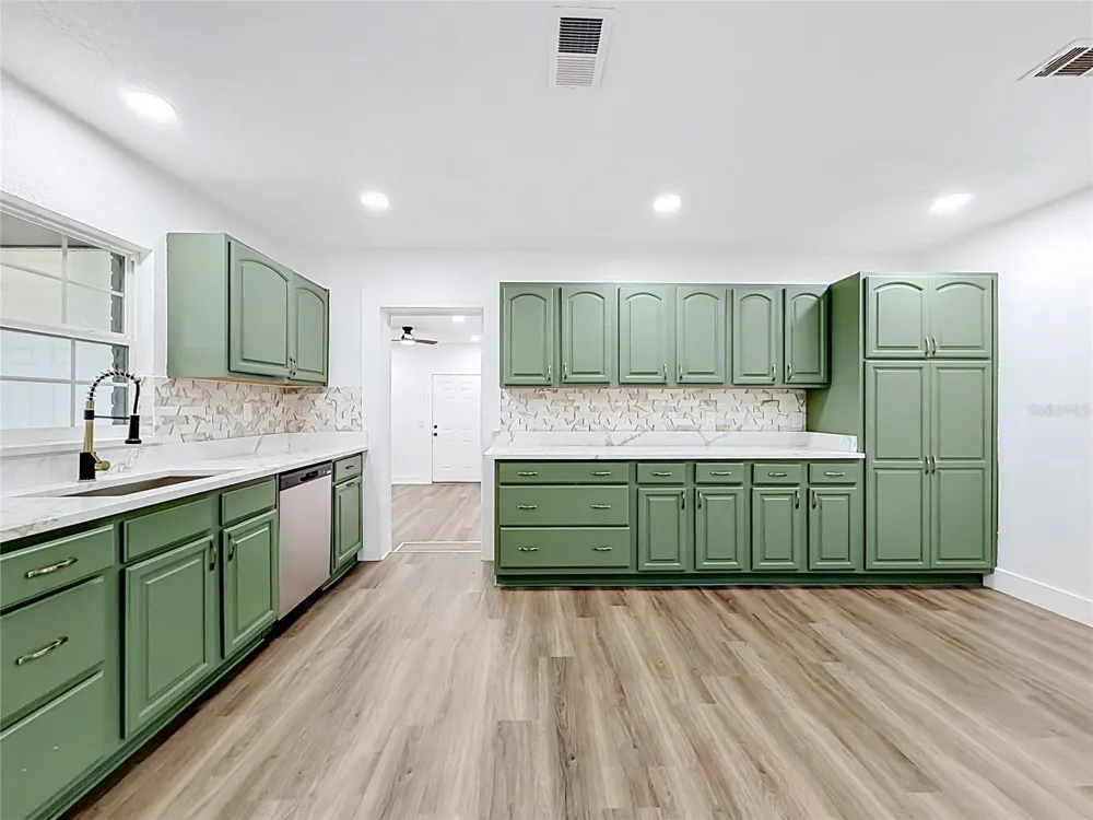 637 PASADENA AVENUE Longwood, FL 32750