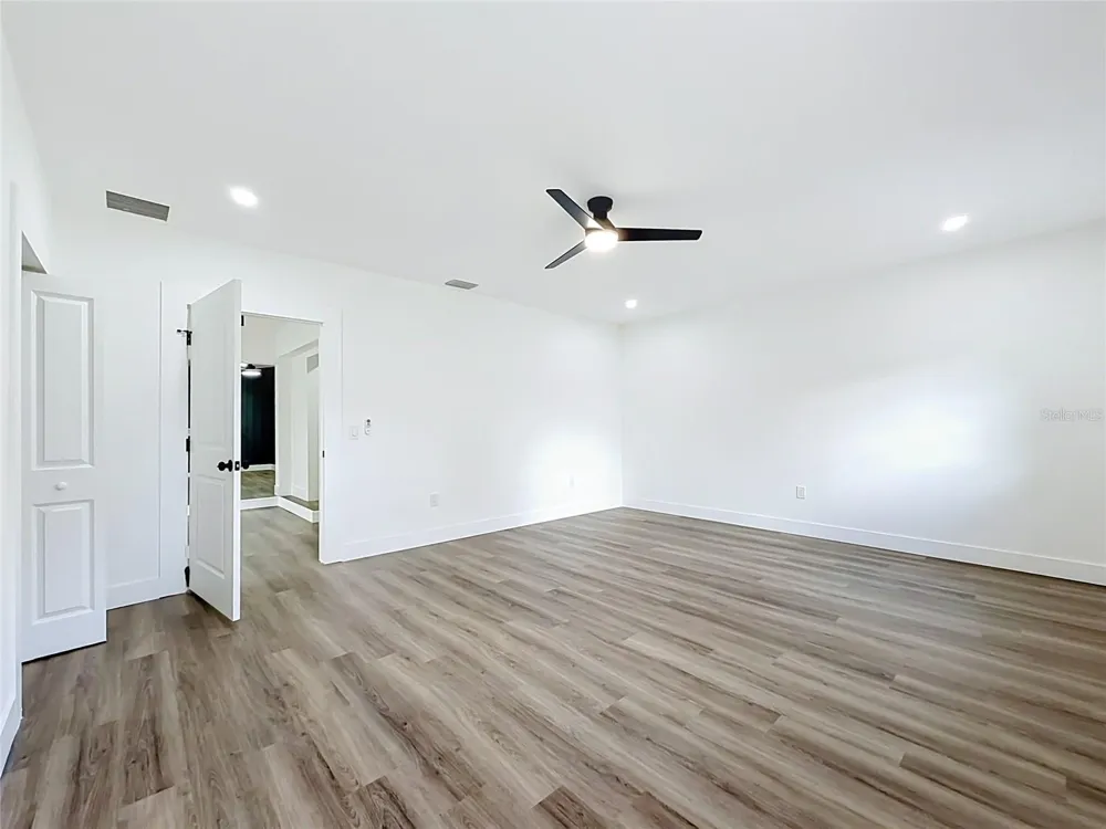 637 PASADENA AVENUE Longwood, FL 32750