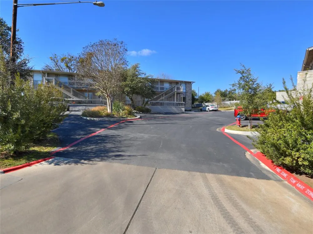 100 Blue Ridge Trail #4 West Lake Hills, TX 78746