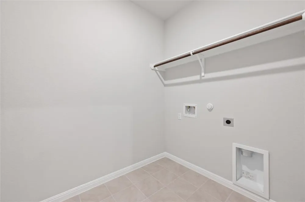 732 Gray Fox Loop Hutto, TX 78634