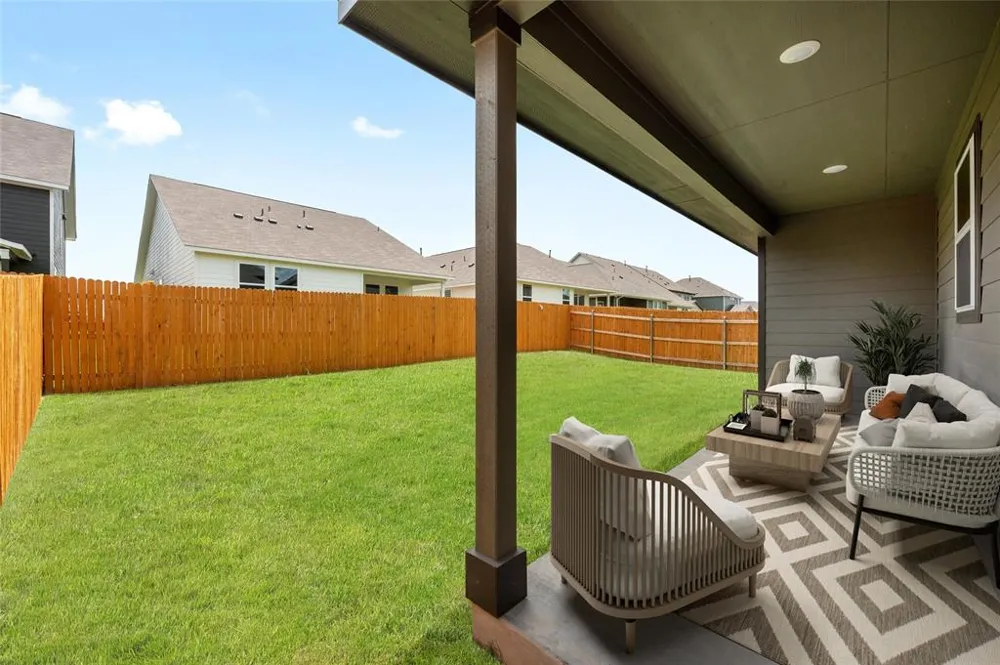 732 Gray Fox Loop Hutto, TX 78634
