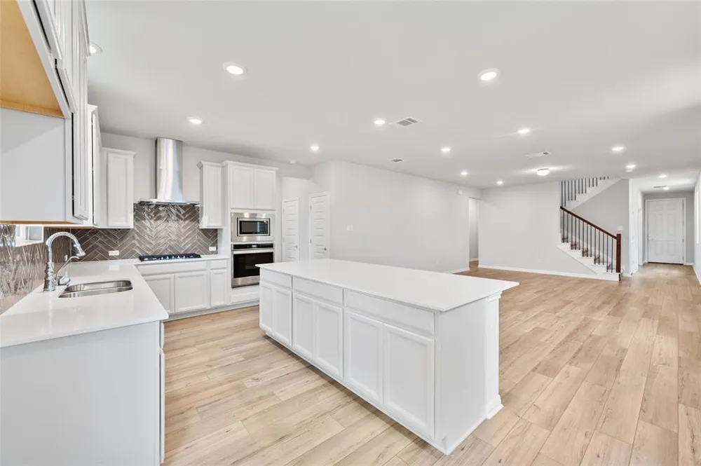732 Gray Fox Loop Hutto, TX 78634