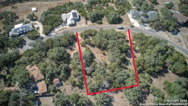 935 FIVE OAKS CIR Canyon Lake, TX 78133