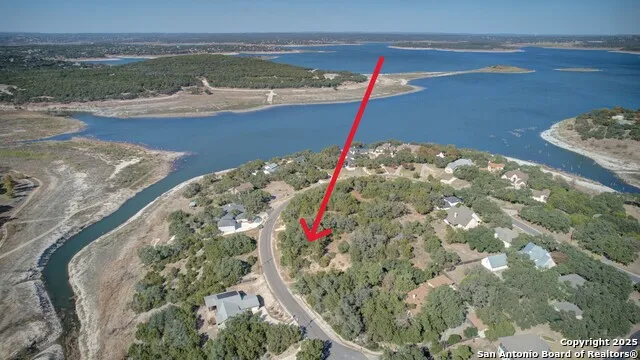 935 FIVE OAKS CIR Canyon Lake, TX 78133