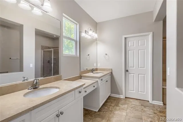 24872 E Irish Drive Aurora, CO 80016