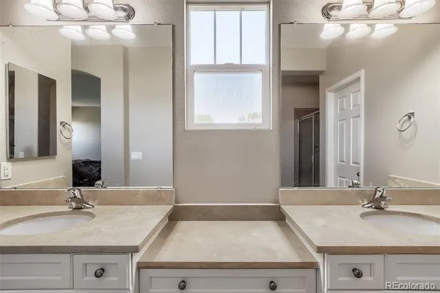 24872 E Irish Drive Aurora, CO 80016