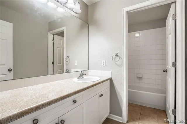 24872 E Irish Drive Aurora, CO 80016