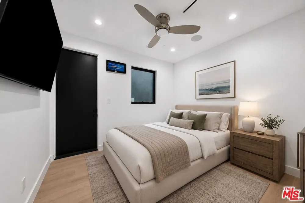 3140 Coldwater Canyon Studio City, CA 91604