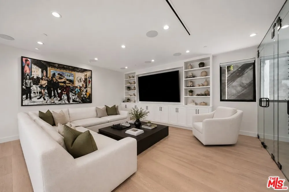 3140 Coldwater Canyon Studio City, CA 91604