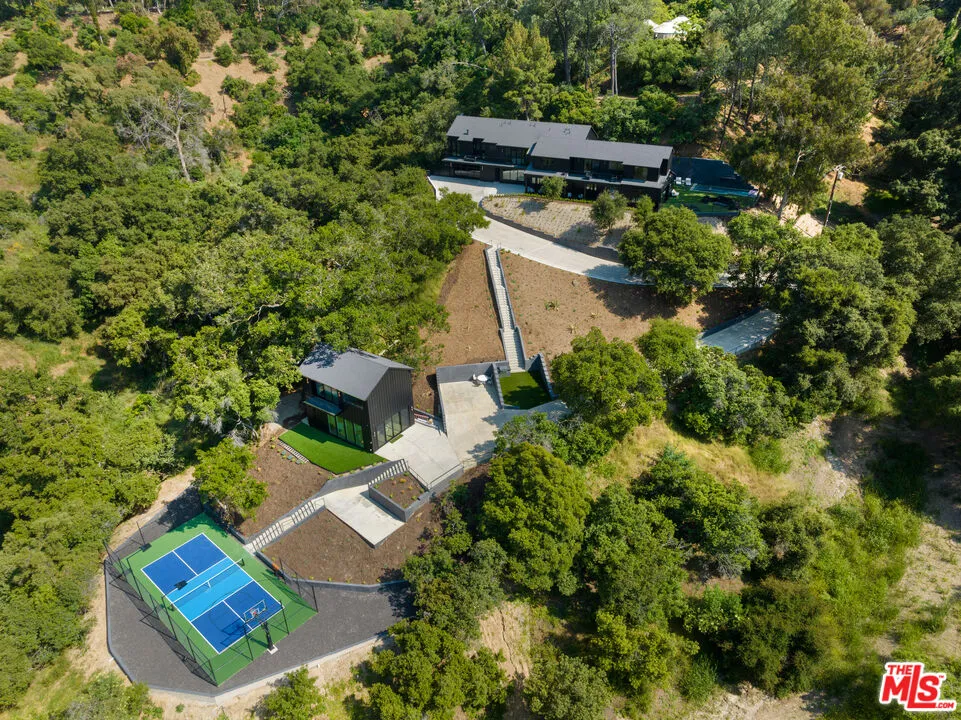 3140 Coldwater Canyon Studio City, CA 91604