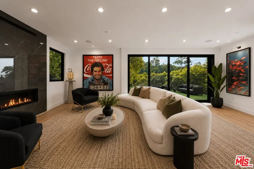3140 Coldwater Canyon Studio City, CA 91604