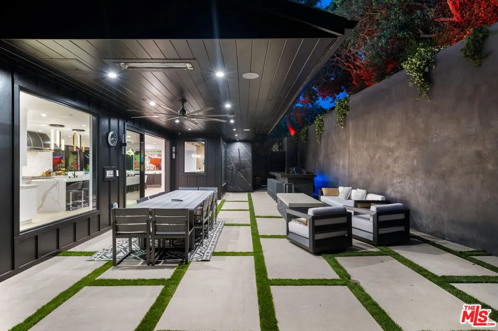 3140 Coldwater Canyon Studio City, CA 91604