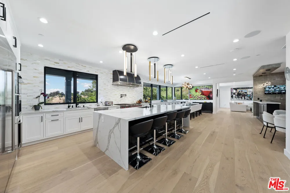 3140 Coldwater Canyon Studio City, CA 91604