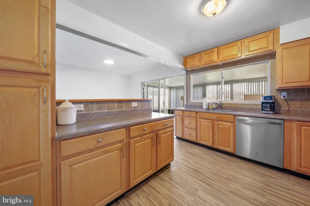 27 TOLEDO LANE Willingboro, NJ 08046