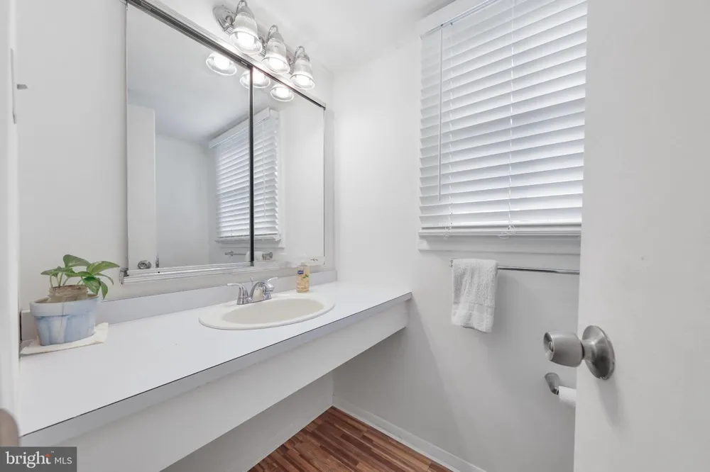 27 TOLEDO LANE Willingboro, NJ 08046