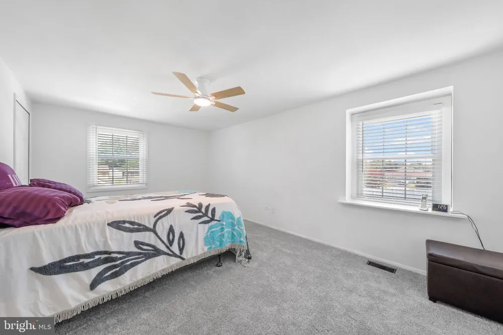 27 TOLEDO LANE Willingboro, NJ 08046