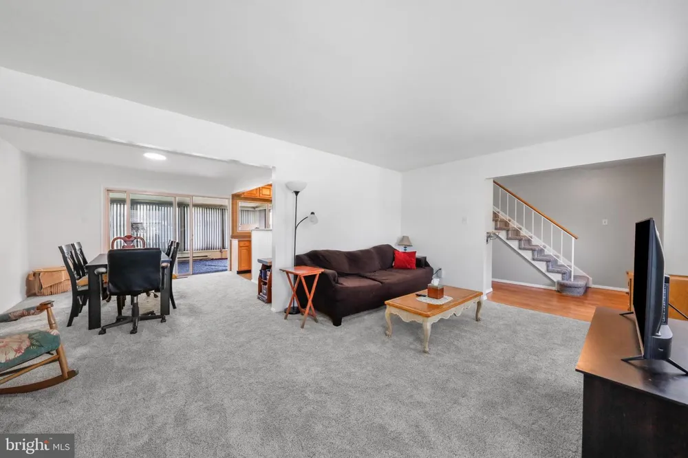 27 TOLEDO LANE Willingboro, NJ 08046