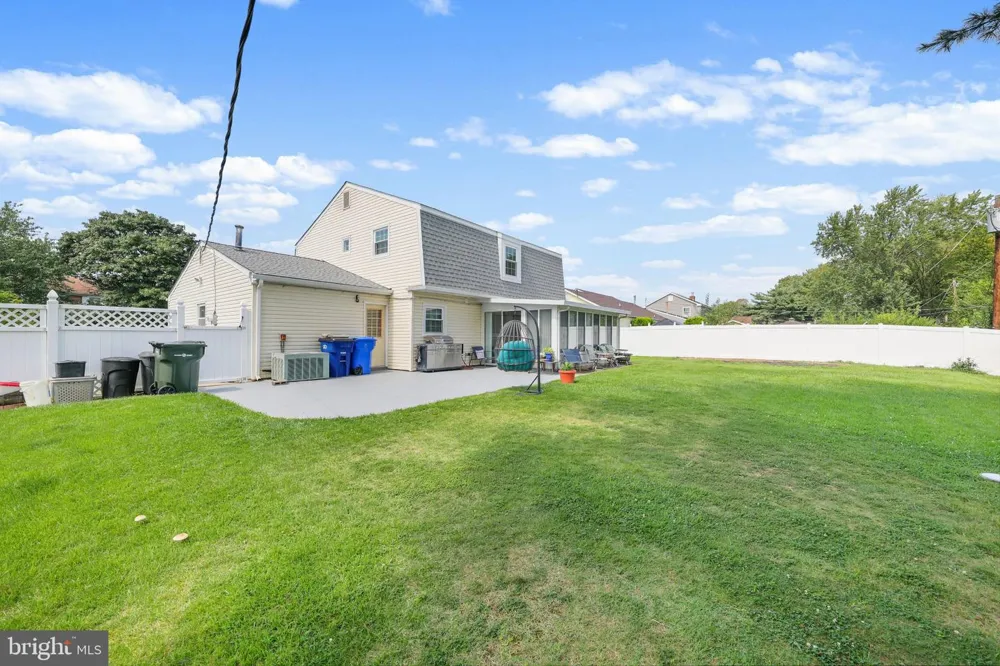 27 TOLEDO LANE Willingboro, NJ 08046