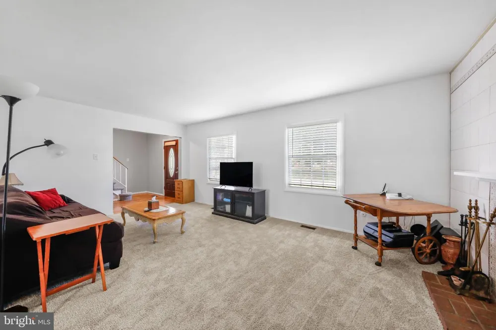 27 TOLEDO LANE Willingboro, NJ 08046