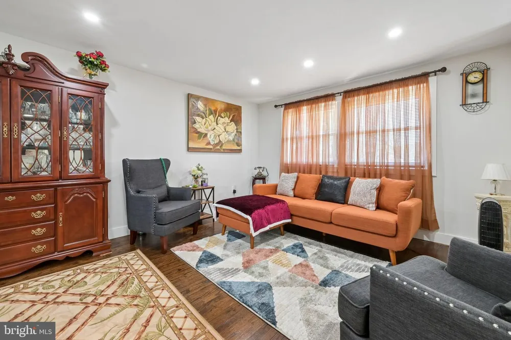 348 PEACH ROAD Bellmawr, NJ 08031
