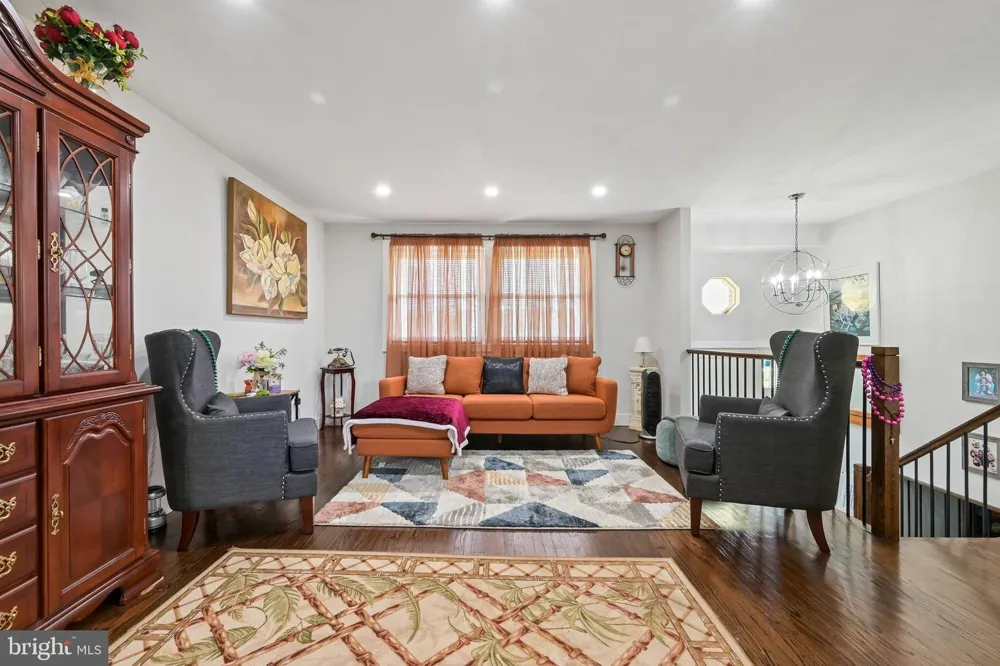 348 PEACH ROAD Bellmawr, NJ 08031