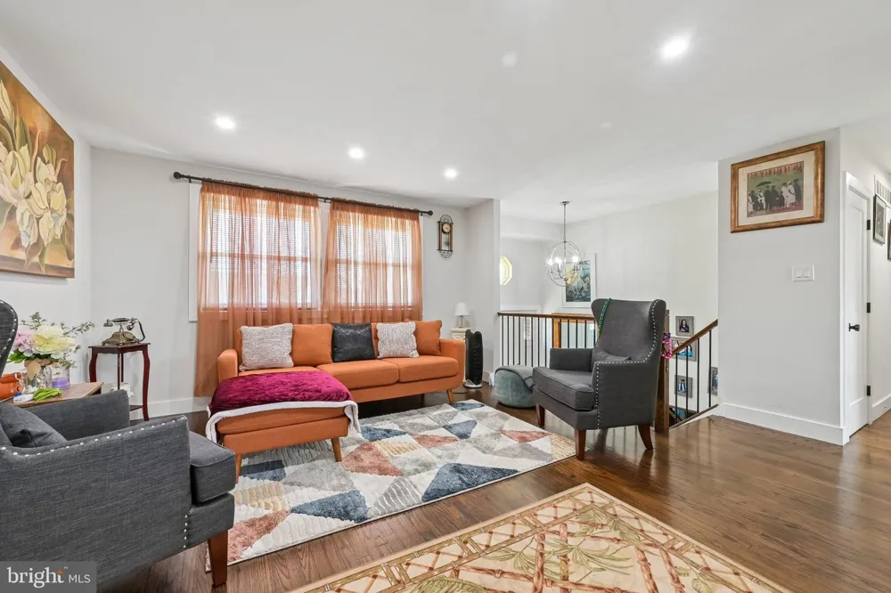 348 PEACH ROAD Bellmawr, NJ 08031