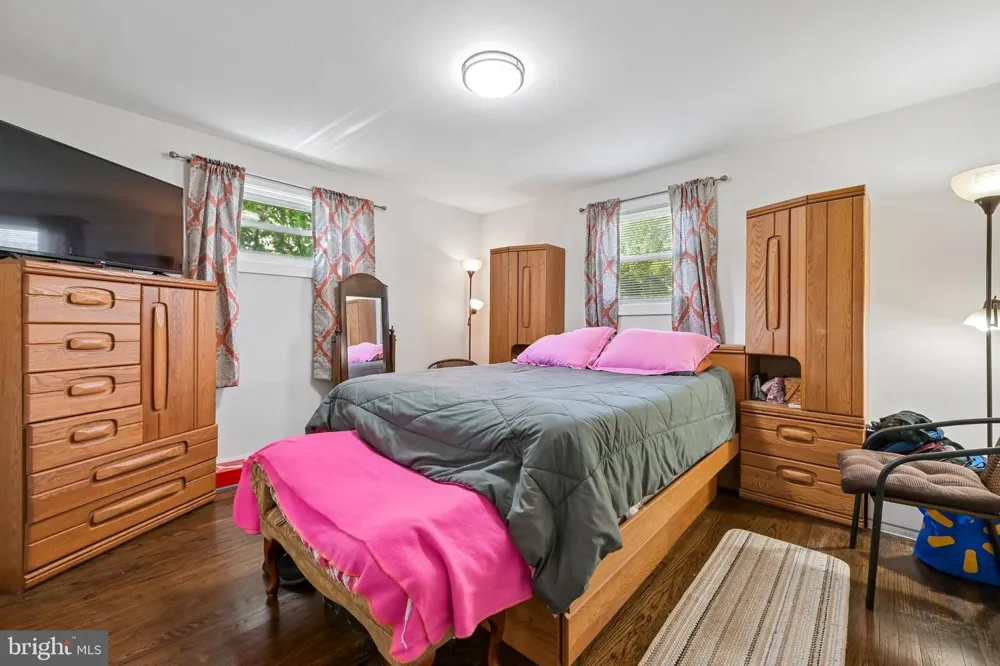 348 PEACH ROAD Bellmawr, NJ 08031