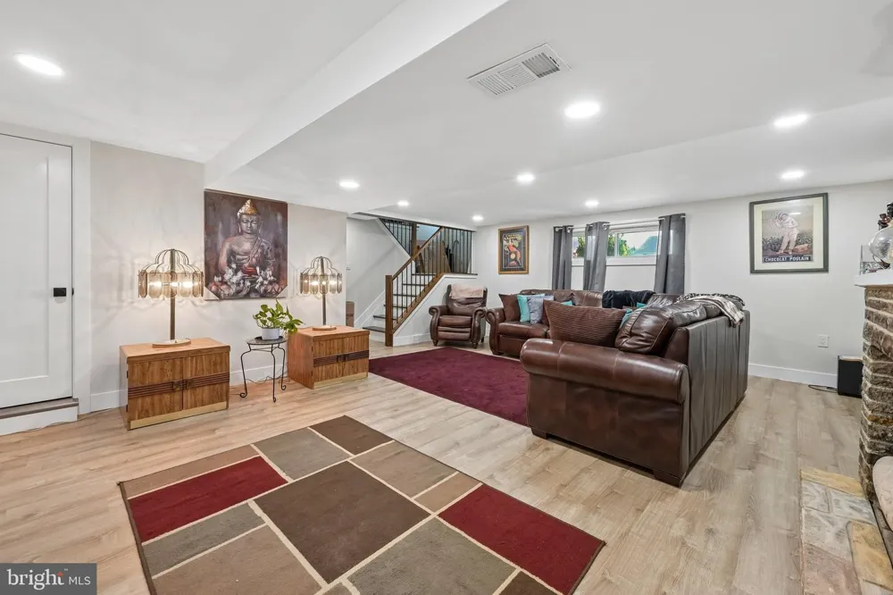 348 PEACH ROAD Bellmawr, NJ 08031