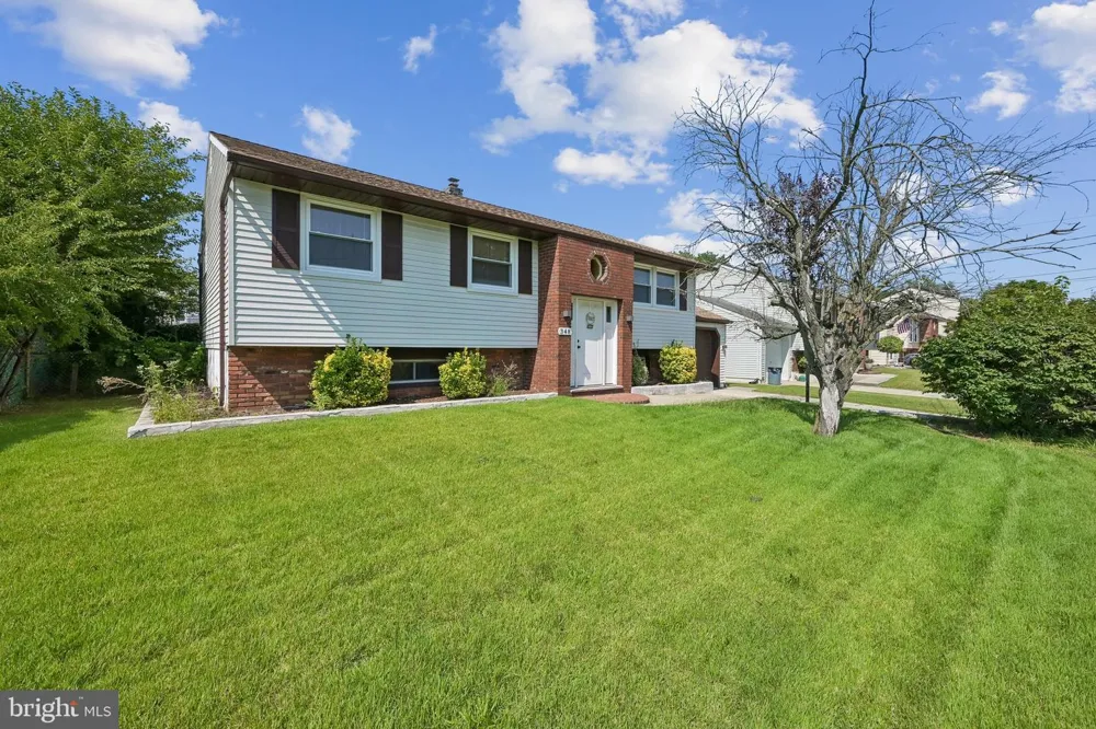 348 PEACH ROAD Bellmawr, NJ 08031