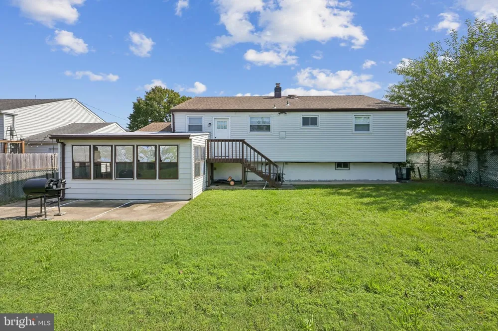348 PEACH ROAD Bellmawr, NJ 08031