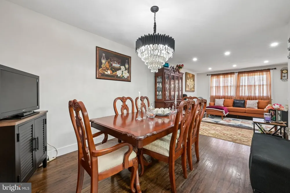 348 PEACH ROAD Bellmawr, NJ 08031