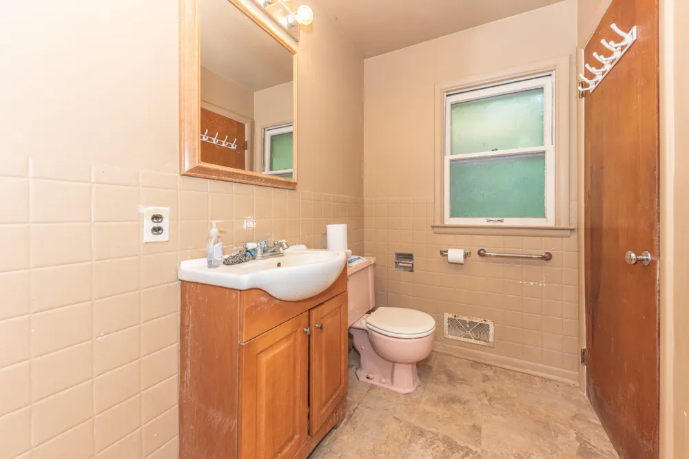 8284 Stony Creek Road Ypsilanti, MI 48197