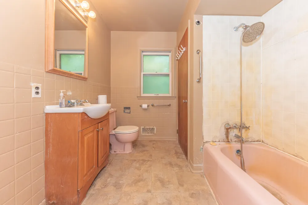 8284 Stony Creek Road Ypsilanti, MI 48197