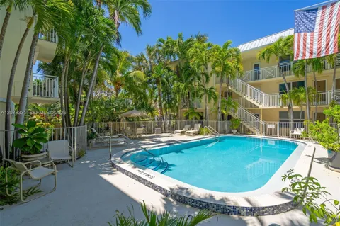 255 Sunrise Dr #309
