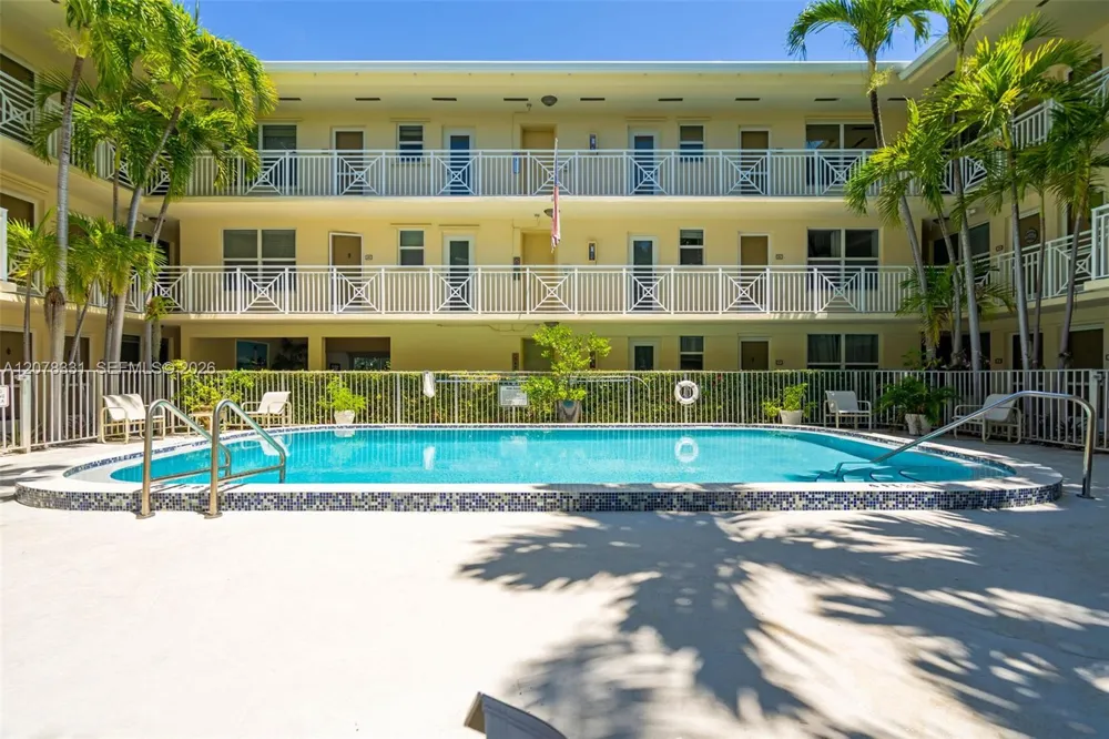 255 Sunrise Dr #309 Key Biscayne, FL 33149
