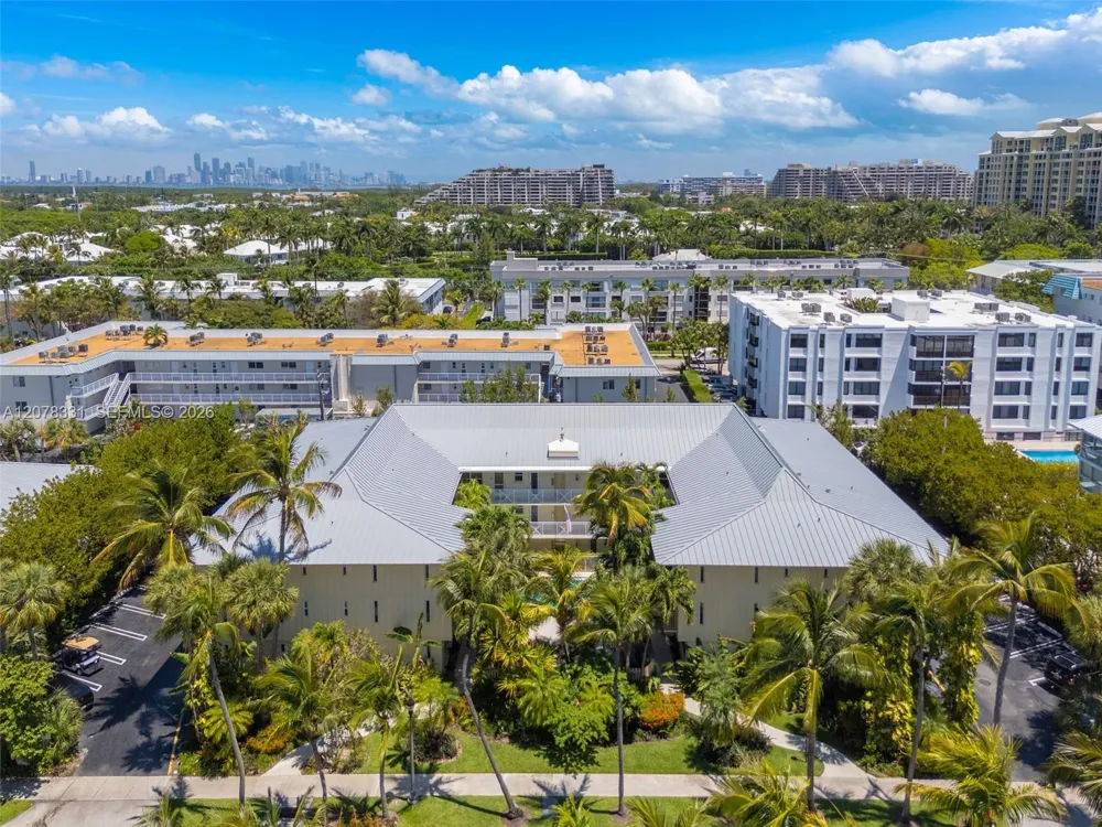 255 Sunrise Dr #309 Key Biscayne, FL 33149