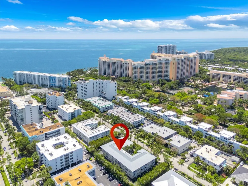 255 Sunrise Dr #309 Key Biscayne, FL 33149