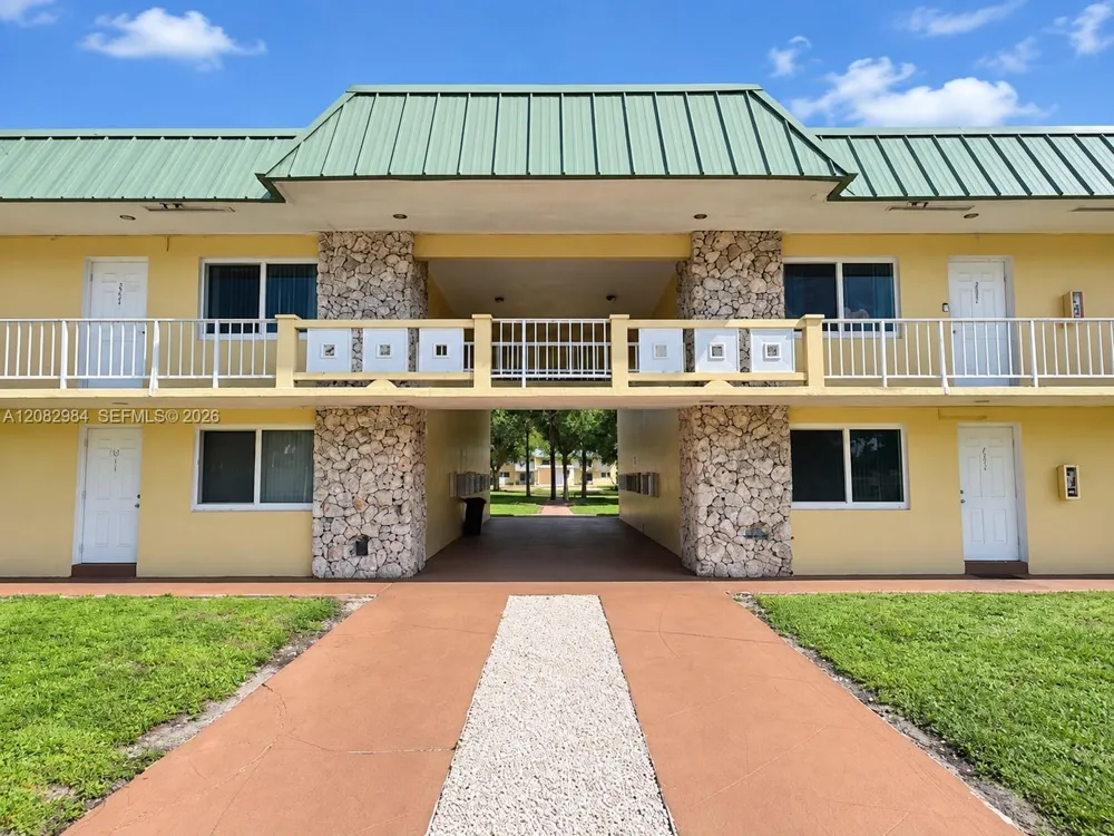 505 NW 177th St #128 Miami Gardens, FL 33169