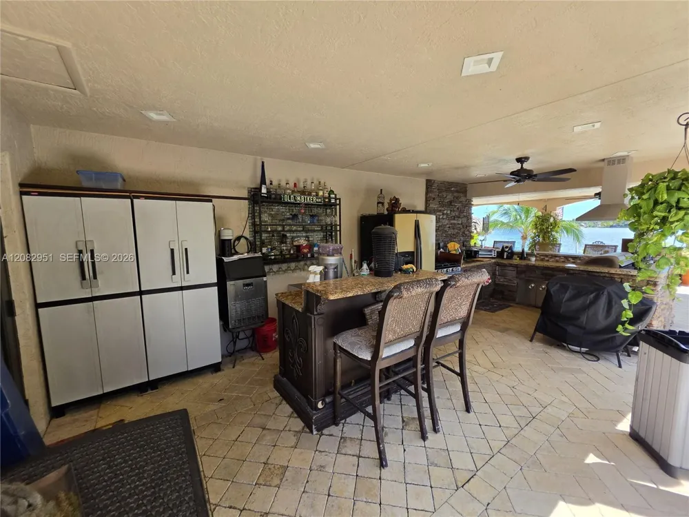 8450 NW 178th St Hialeah, FL 33015