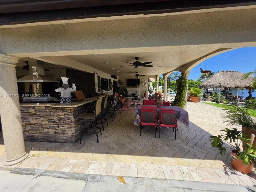 8450 NW 178th St Hialeah, FL 33015