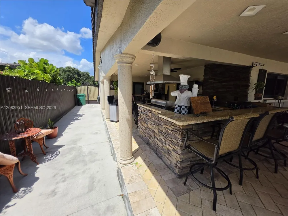 8450 NW 178th St Hialeah, FL 33015