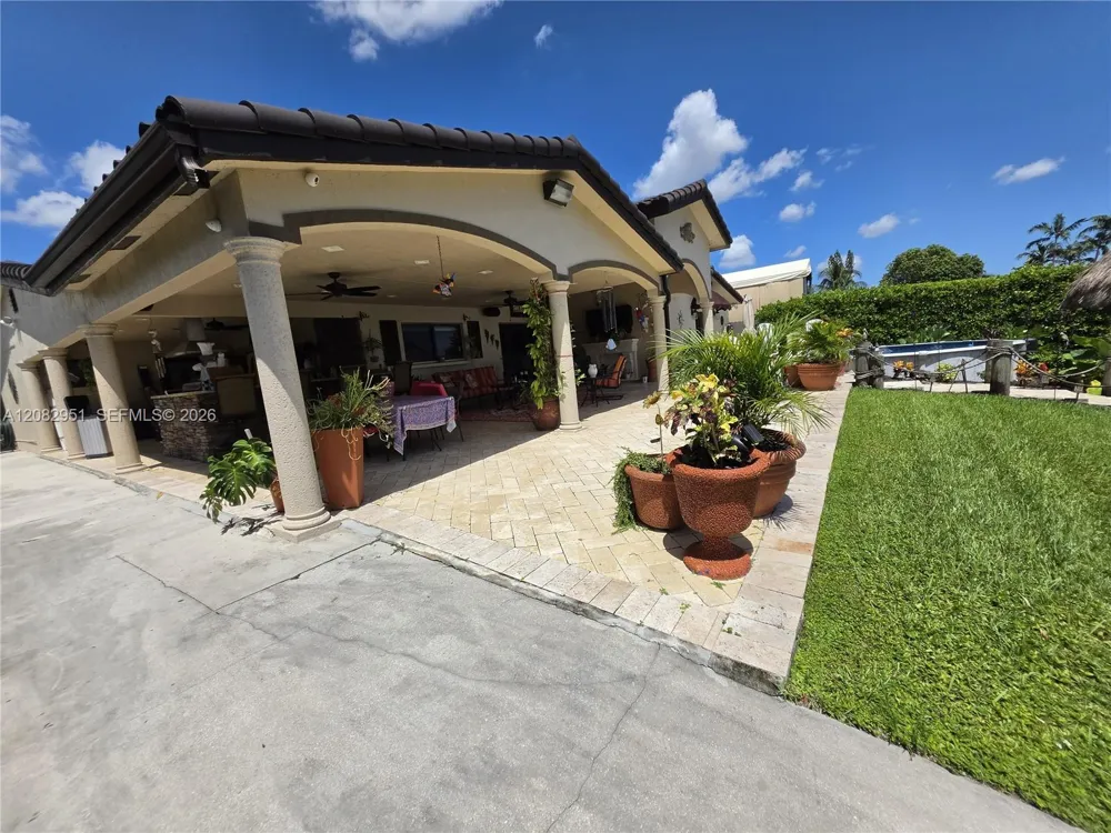 8450 NW 178th St Hialeah, FL 33015