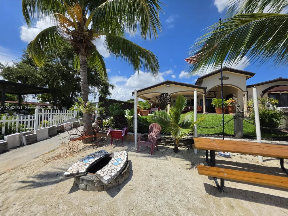 8450 NW 178th St Hialeah, FL 33015