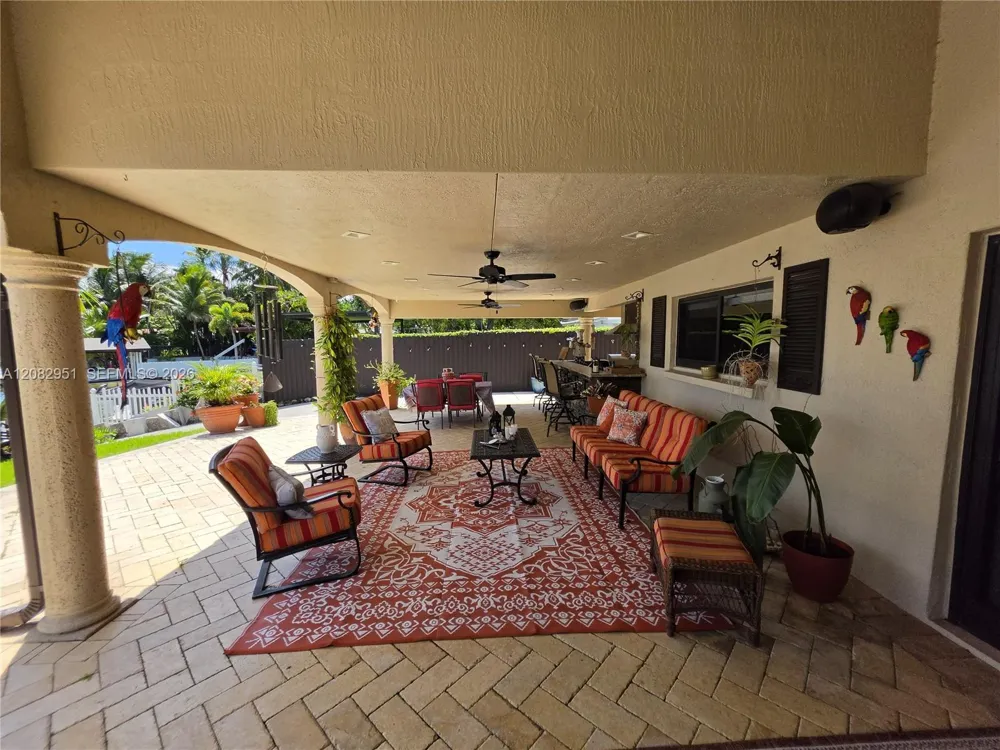 8450 NW 178th St Hialeah, FL 33015