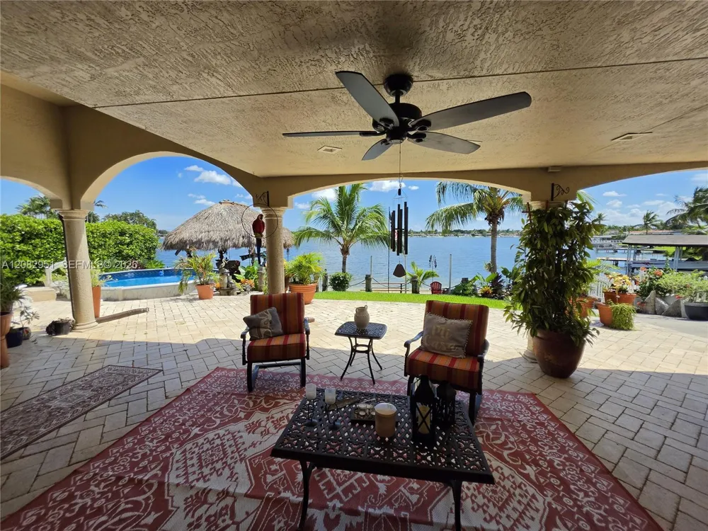 8450 NW 178th St Hialeah, FL 33015