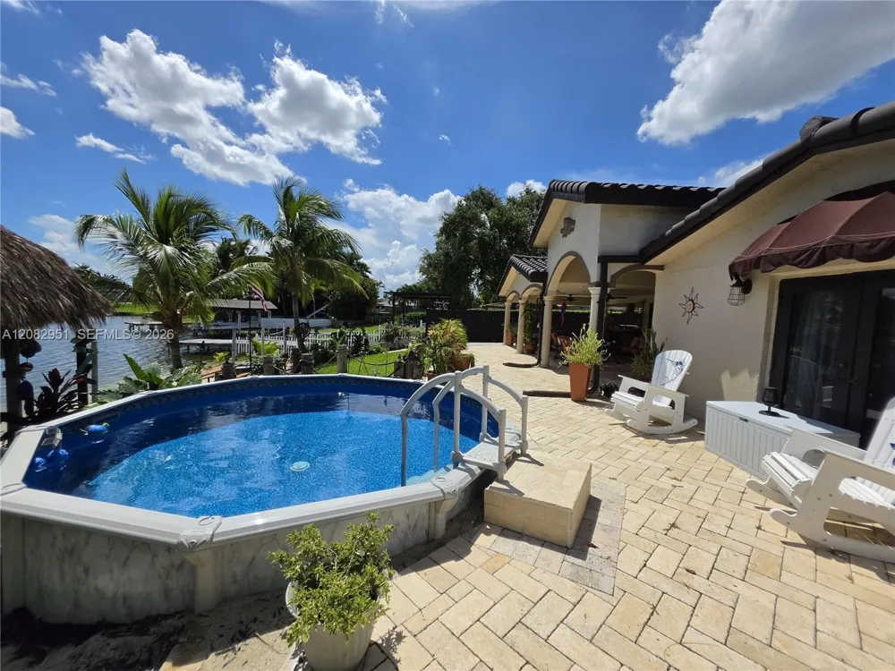 8450 NW 178th St Hialeah, FL 33015