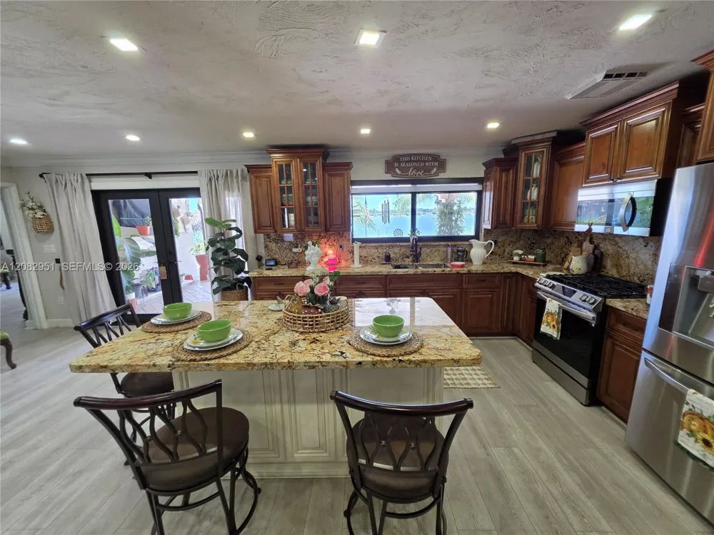 8450 NW 178th St Hialeah, FL 33015