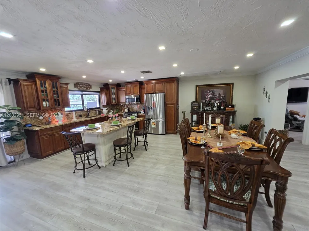 8450 NW 178th St Hialeah, FL 33015