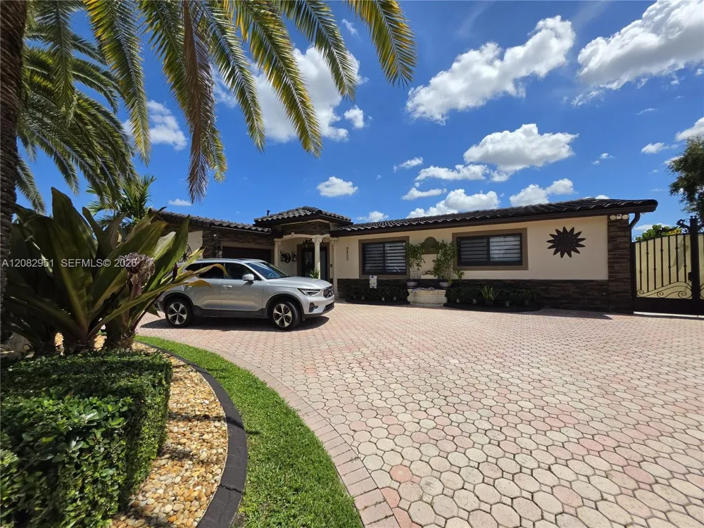 8450 NW 178th St Hialeah, FL 33015